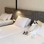 Mia Sarandë