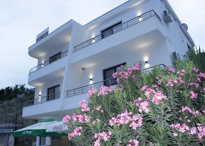 Mia * Sarandë